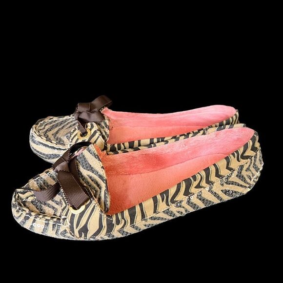 Sperry Topsider Tiger Print Mocassins with tie and sequin detail size 7 w/6.5fit - Picture 3 of 11